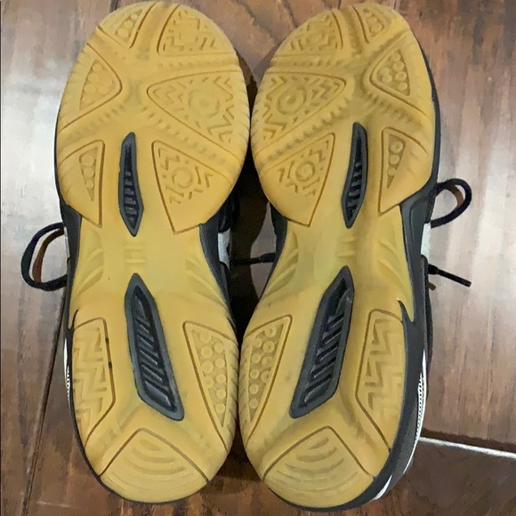 Volleyball shoes - Picture 3 of 3